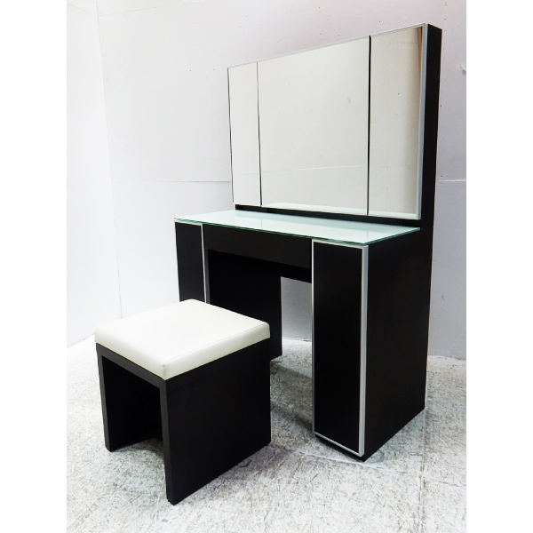 □EM115/美品/IDC大塚家具/18万/ザガート/ドレッサー＆スツール(鏡台 