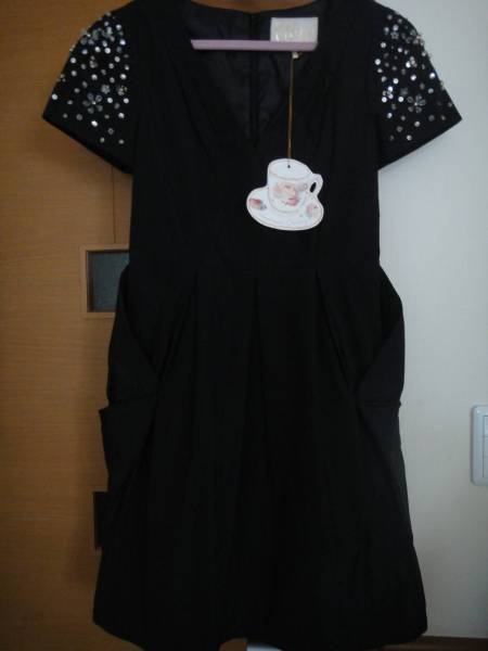 新品タグ付き☆Chestyビジュースリーブワンピース☆０ブラック黒