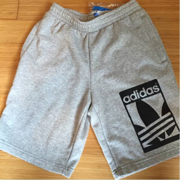 アディダスオリジナル adidas originals ショートパンツ