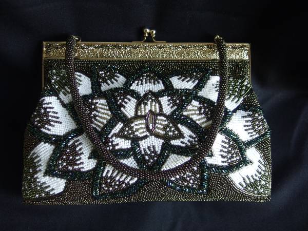 浮文様　ビーズバッグ　シックな色合い　昭和レトロ