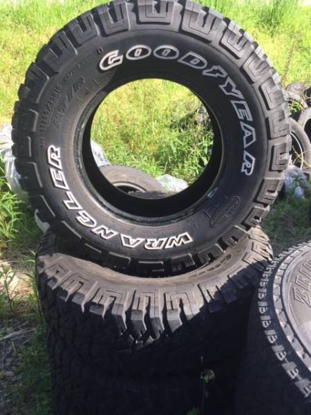 廃盤！WRANGLER　ホワイトレター　マッドタイヤ　ラングラー　BF