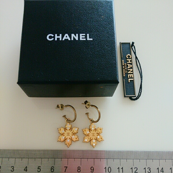 CHANEL ピアス シャネル 雪の結晶 スノーフレーク 雪の結晶モチーフ
