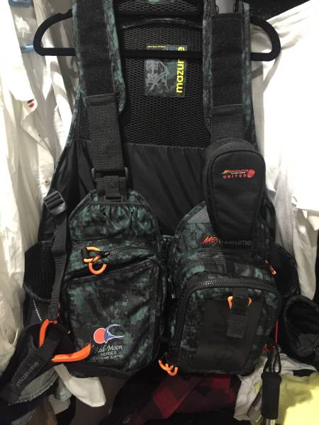 マズメライフジャケット レッドムーン