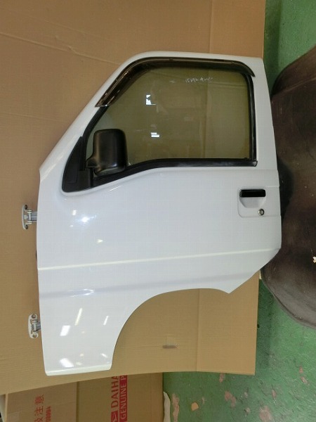 サンバー TT2 左フロンドアパネル 助手席側 ガラス M2A2 純正