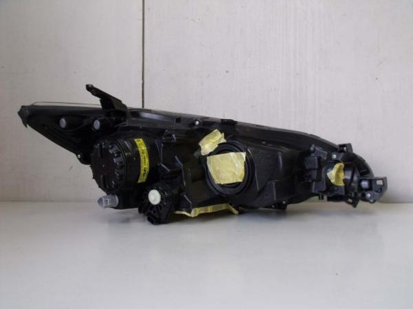 572522 ウィッシュ ZGE20W 左ヘッドランプユニット