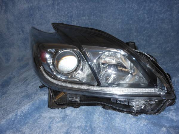 トヨタ　プリウス　ZVW30　後期　右　ヘッドライト（13-TP5)