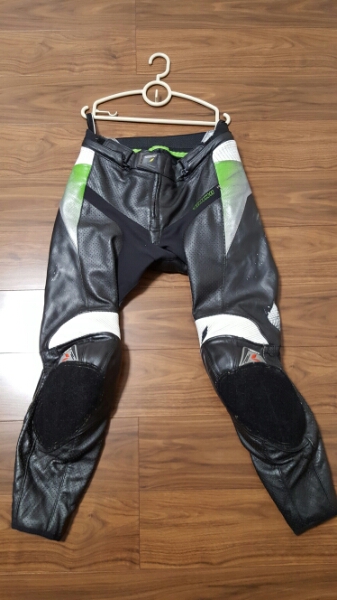 RSタイチ レザーパンツ XL 50サイズ TAICHI レザーパンツ モデル RSタイチ レザーパンツ XL 50サイズ TAICHI レザーパンツ モデル