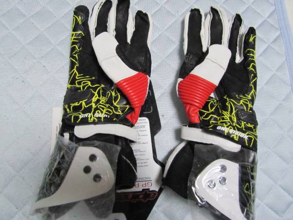 アルパインスター GP-PRO 白黒赤イエローライン Lサイズ 新品