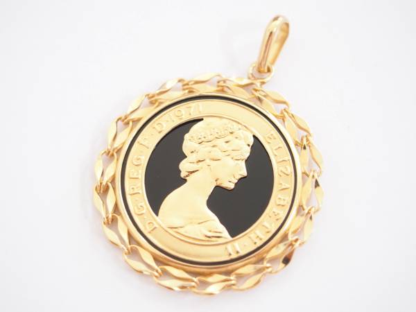 ★1円スタート　K18YG　エリザベス女王　ペンダントトップ　4.3g