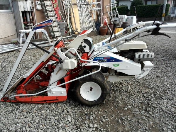 農機具 クボタ2条刈りバインダー RA50