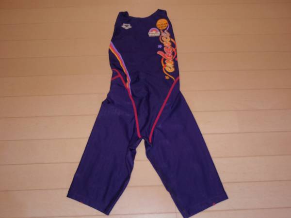 美品arenaアリーナ fina承認マーク付競泳水着Mパープル