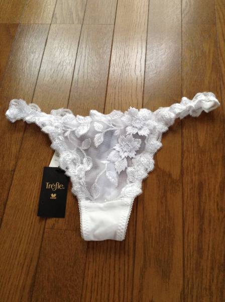 ワコール トレフル 81グループ 桜 レア ソング タンガ 純白