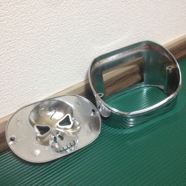 35-02 ハーレー 汎用 スカル テールランプカバー スポーツスター