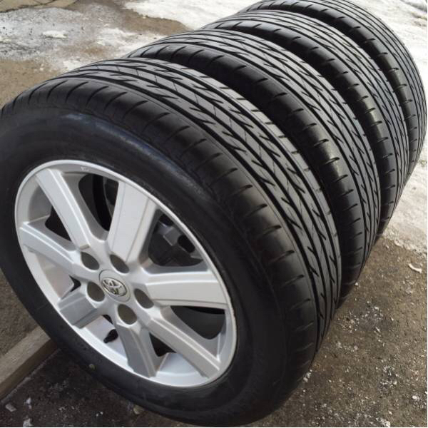 トヨタ VOXY 16インチ6J 114.3PCD5H //BS NEXTRY 205/60R16 4本