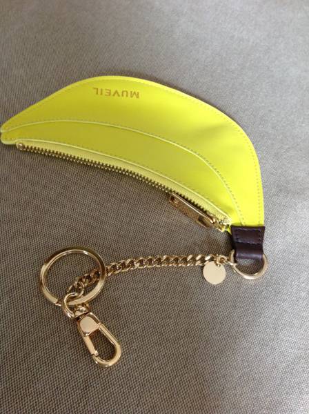 新品！MUVEIL/ミュベール バナナポーチ キーホルダー★送料込み
