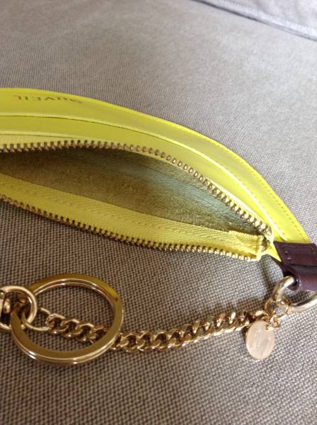 新品！MUVEIL/ミュベール バナナポーチ キーホルダー★送料込み