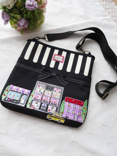 後ろも可愛い♪ ハンドメイド お家 ショルダーバッグ