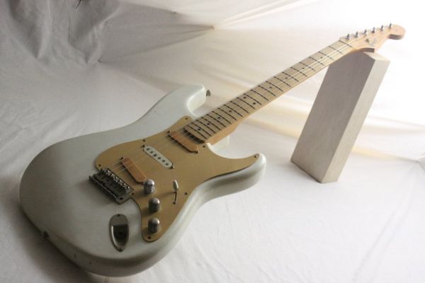 Greco SE-800 高級ストラト　Vネック　現状品