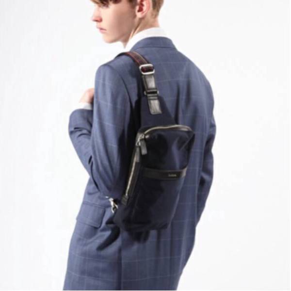 22，680円 公式販売中 ボディーバッグ/Paul Smith ポールスミス