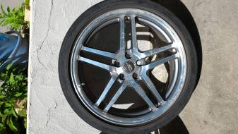A-TECH製　215/40R18 5穴100PCD　30プリウス