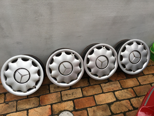 メルセデス・ベンツAクラス純正15 鉄4本中古15×5.5J+54φ67