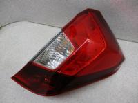 フィット　DBA-　GK3　LED　右テールランプ　右テール　H25年