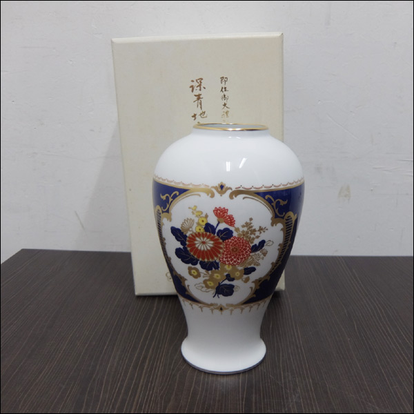 ■得々■大倉陶園/限定版コレクション/深青地窓絵菊花模様花瓶