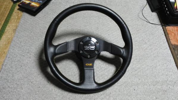 美品　O.Z Racing イタルボランテ　ステアリング　35Φ 商品はお値下げ可能 イタルボランテoz仕様、レザーステアリング 【公式