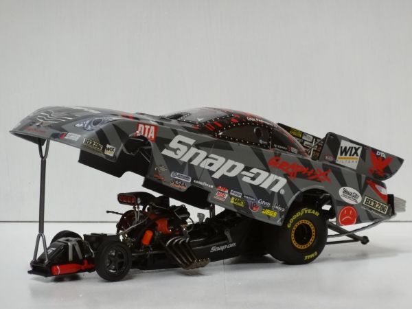 Snap-On '2011 NHRA TOYOTA FUNNY CAR GRAPHIX 1:24 自動車 レーシング