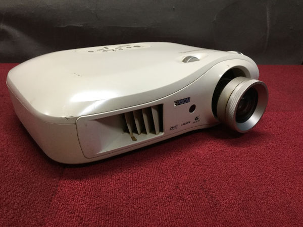 エプソン製プロジェクター EMP-TW700 EPSON EMP-TW700 プロジェクター