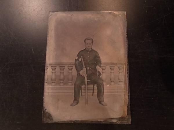 古いガラス写真　帯刀　乾板　軍人　庄内藩士　武士