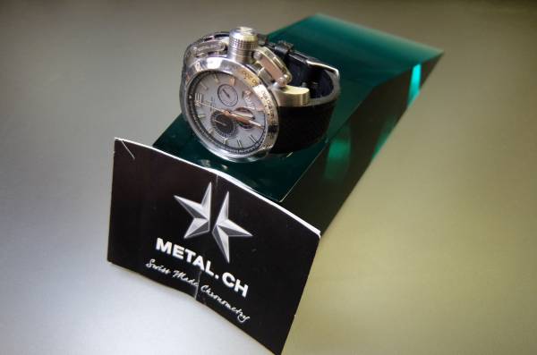 METAL CH ◆ スイス製　クォーツクロノ 100m防水 ラバーベルト