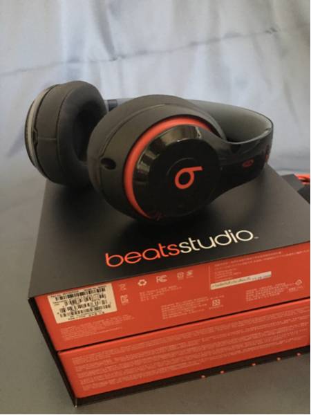 中古美品 beats studio オーバーイヤーヘッドホン 検 supreme