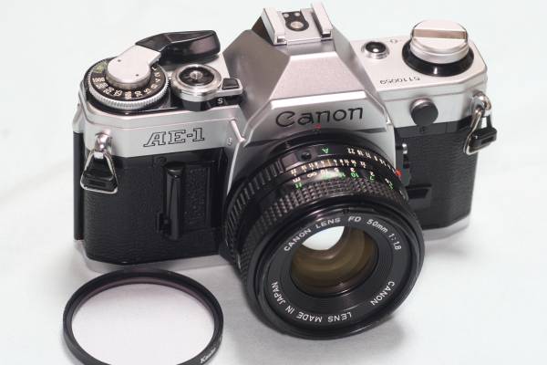 ☆☆動作確認済　CANON AE-1+レンズ　完動美品