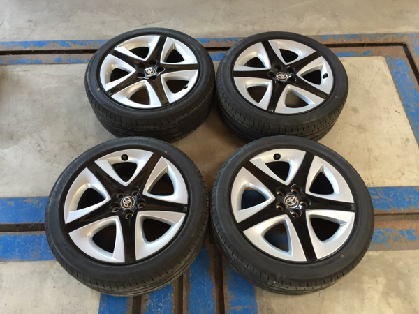 奈良！新型プリウス純正！215/45r17 zvw50 zvw51
