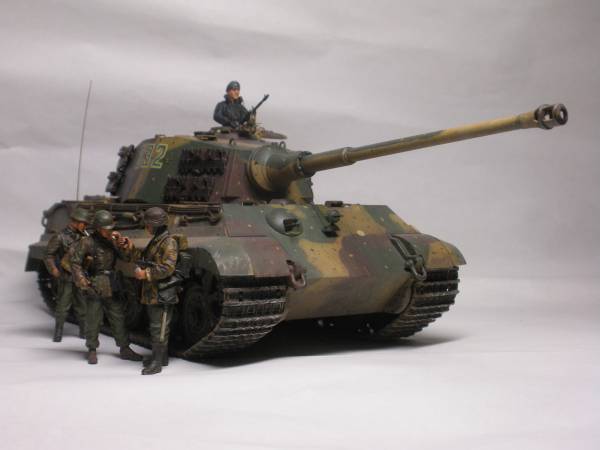1/35 タミヤ　タイガーII とドラゴン フィギュア3体 完成品