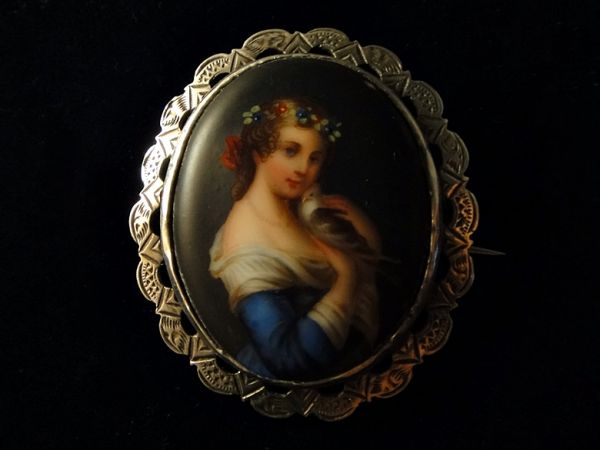 アンティーク Silver 細密画 ミニアチュール 小鳥と少女ブローチ