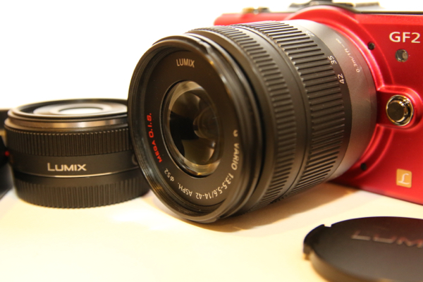 LUMIX GF2 RED ダブルレンズキット LUMIXGF214mm/F2 【公式通販】