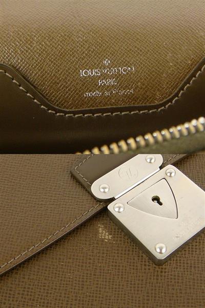 1円～ ルイ・ヴィトン ミヌート セカンドバッグ 茶 M31068