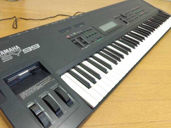 YAMAHA SY99 シンセサイザー ハードケース付き ☆美品 YAMAHA シンセ SY99 取説、ハードケース付動作品 美YAMAHA