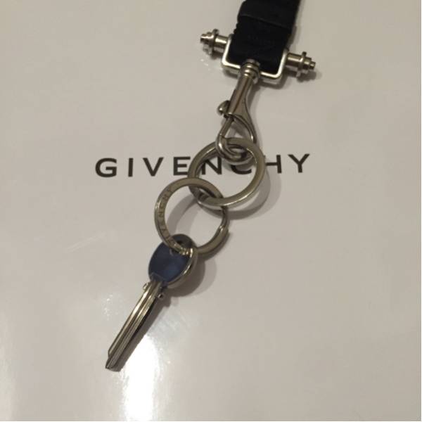 正規 Givenchy ジバンシィ キーリング ネックストラップ 正規 Givenchy 