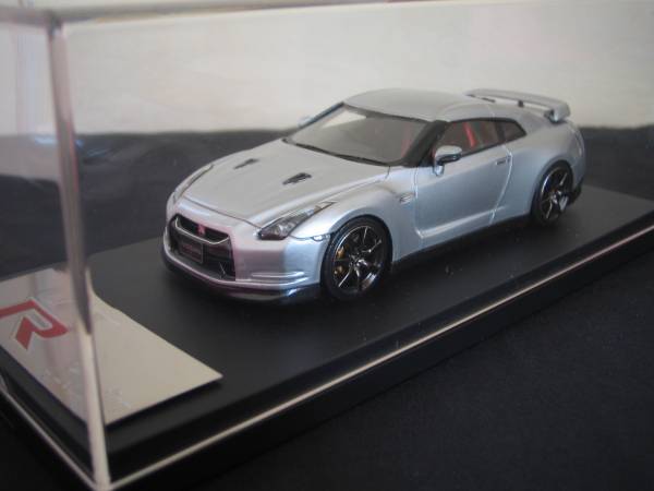 NISSAN GTR R35 ULTIMATE METAL SILVER