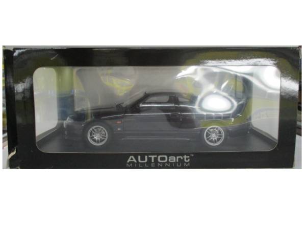 ☆J041☆オートアート #77323 1/18スカイラインGT-R(R33) V-Spec