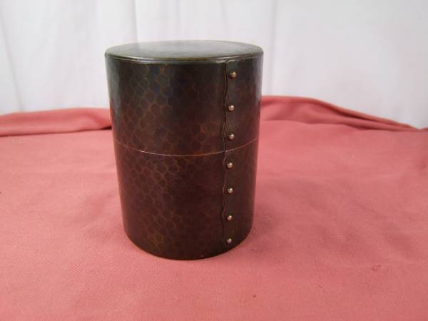 玉川堂 鎚起銅器 鋲打 茶筒 茶入 銅製 アンティーク、コレクション 玉川堂 鎚起銅器 鋲打 茶筒 茶入 銅製 アンティーク、コレクション