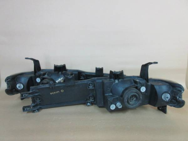 B2/ JD1/JD2ザッツ純正ヘッドライト左右①KOITO 100-22422