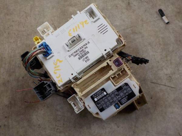 ξ261113 ZC71S スイフト/室内ヒューズボックス(BCM)