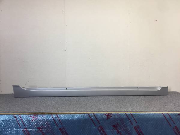 プリウス ZVW30 純正 75850-47010 右 サイドステップ トヨタ 黄緑 0 右