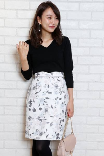 ★今期新品　アプワイザーリッシェ　長袖　Vセーター　黒