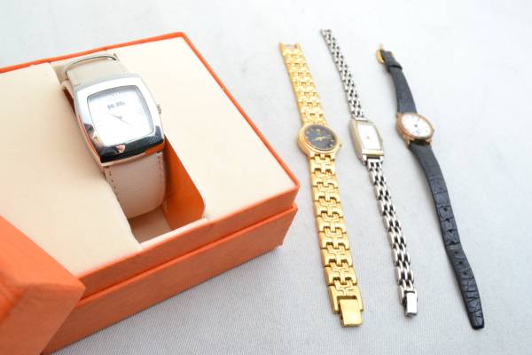 GIVENCHY ジバンシー CELINE セリーヌ など腕時計まとめ♪