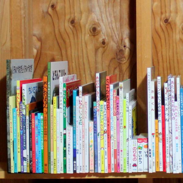 送料無料.美品！赤ちゃん幼児からの名作絵本セットまとめて100冊 人気